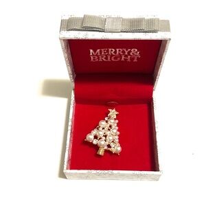 Merry & Bright Christmas tree brooch